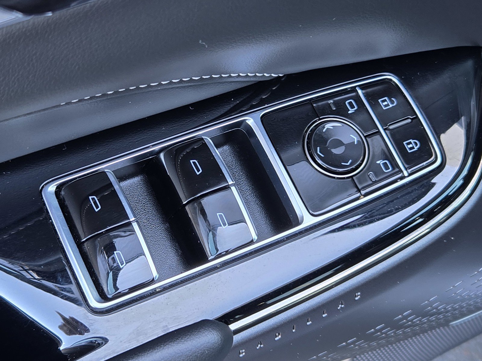 Certified 2024 Cadillac Lyriq Tech AWD/4WD image 17