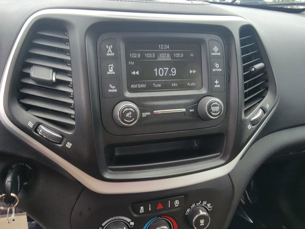 Used 2018 Jeep Cherokee Latitude AWD/4WD image 20