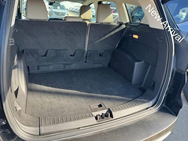 Used 2019 Ford Escape SEL image 5