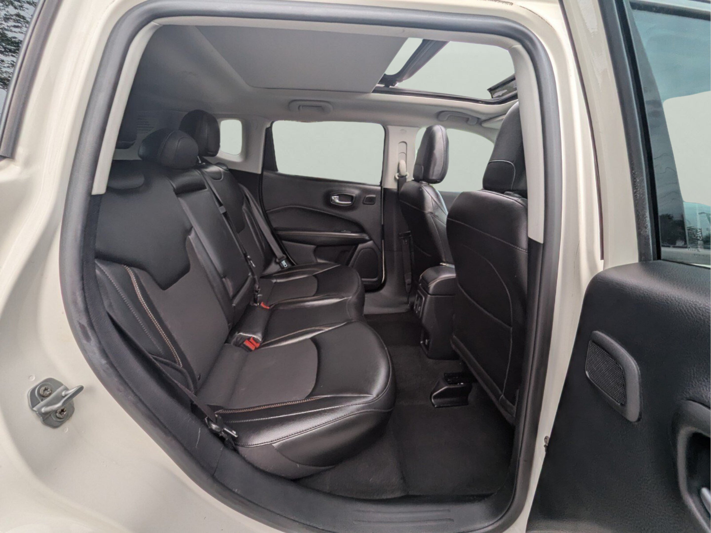 Used 2021 Jeep Compass Latitude w/ Sun and Sound Group FWD image 39