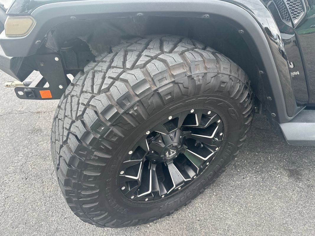 Used 2020 Jeep Wrangler Unlimited Sahara image 2