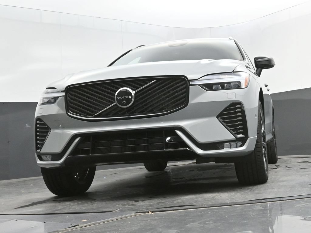 New 2026 Volvo XC60 B5 Plus w/ Protection Package Premier AWD/4WD image 28