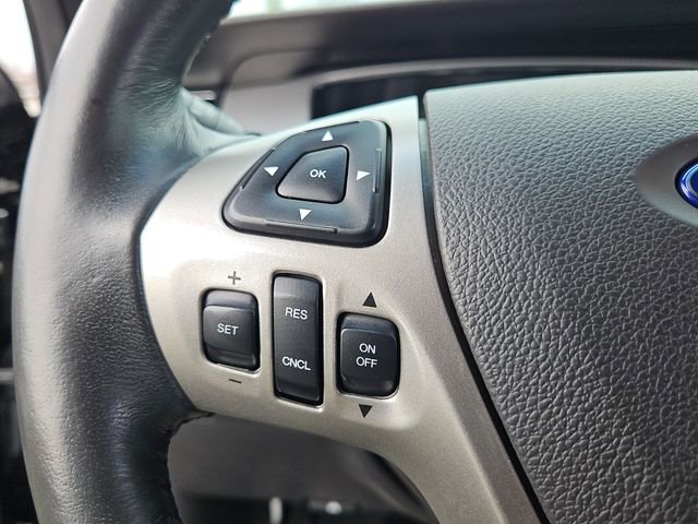 Used 2017 Ford Taurus SHO image 24