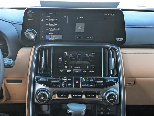 Used 2025 Lexus LX 600 4WD w/ Luxury Package image 20