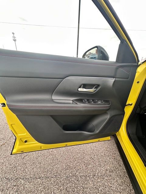 New 2025 Nissan Kicks SR image 22