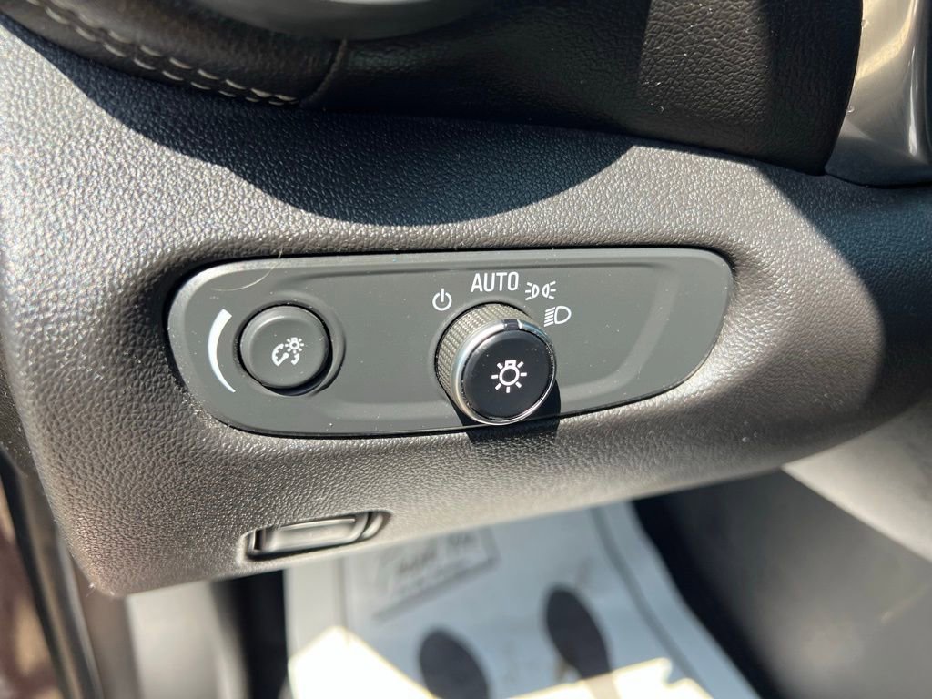 Used 2023 Chevrolet Blazer LT w/ Driver Confidence Package image 26