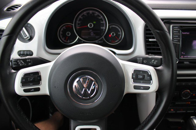Used 2019 Volkswagen Beetle 2.0T SE w/ SE Premium Package FWD image 30