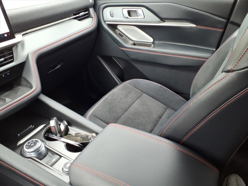 Used 2025 Ford Explorer ST AWD/4WD image 19