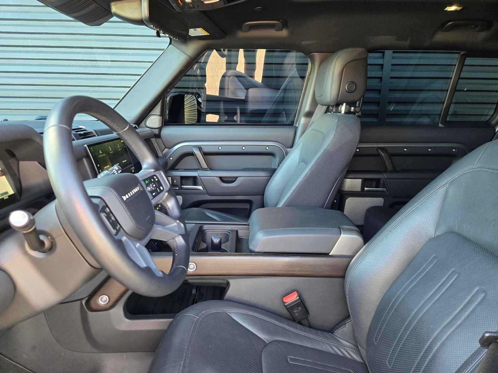 Used 2024 Land Rover Defender 130 X AWD/4WD image 27