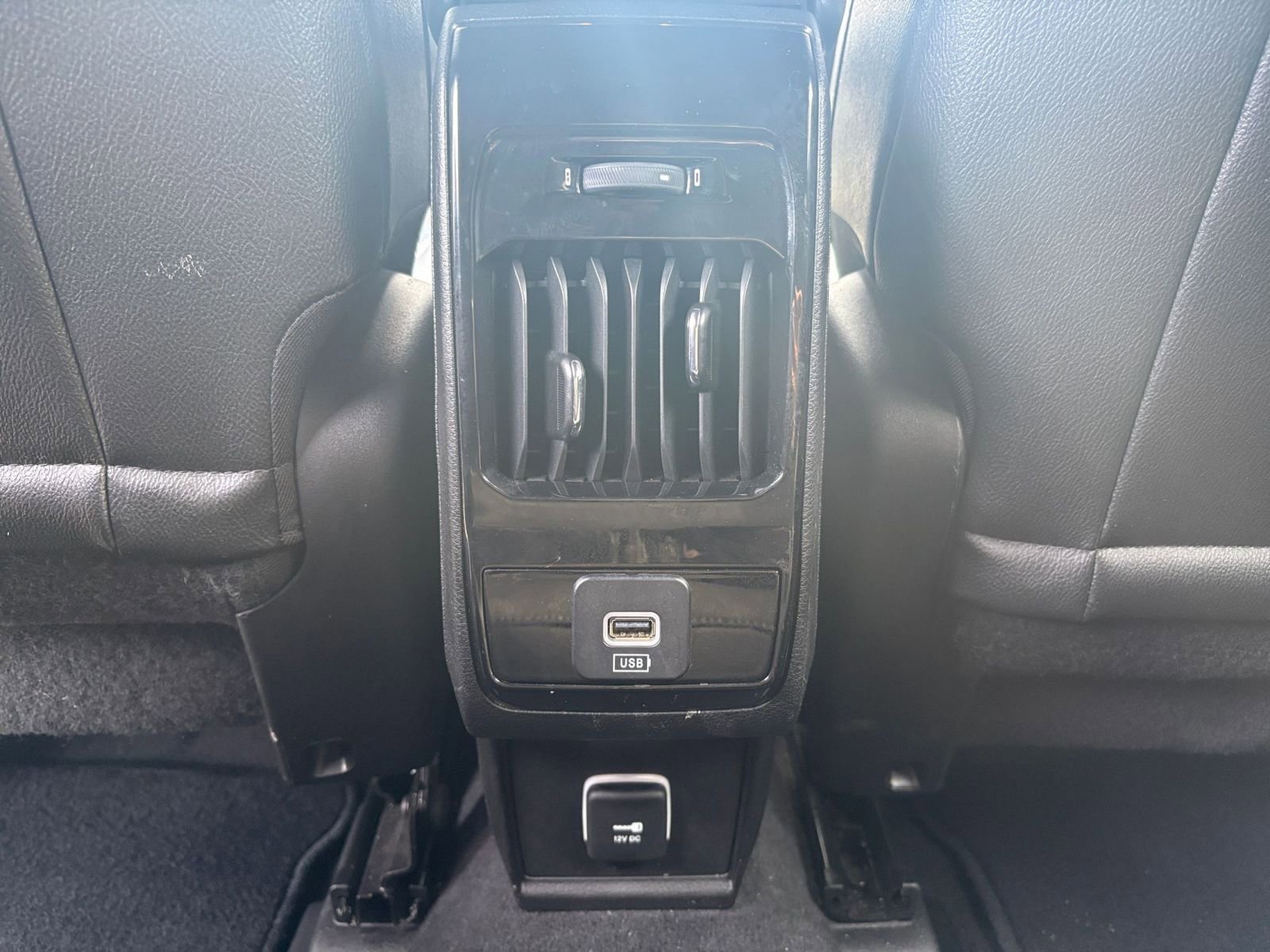 Used 2025 Jeep Compass Limited image 23