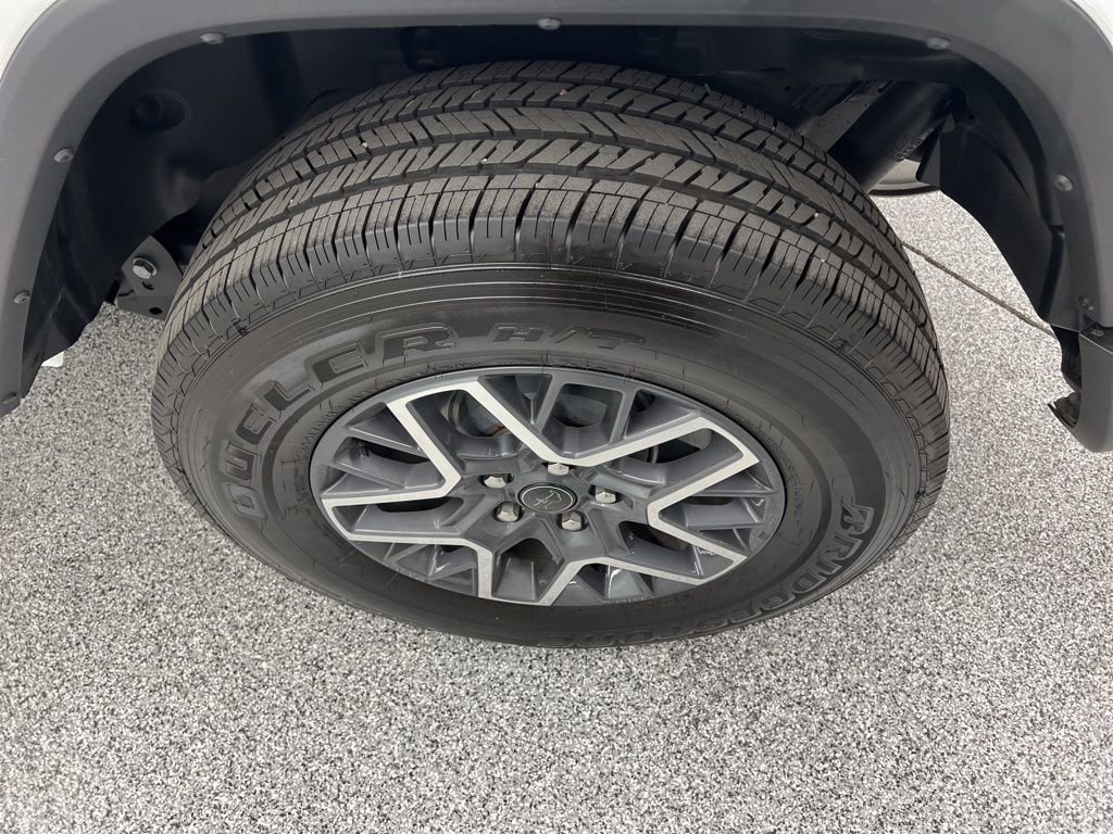 Used 2024 Jeep Wrangler Sahara image 8