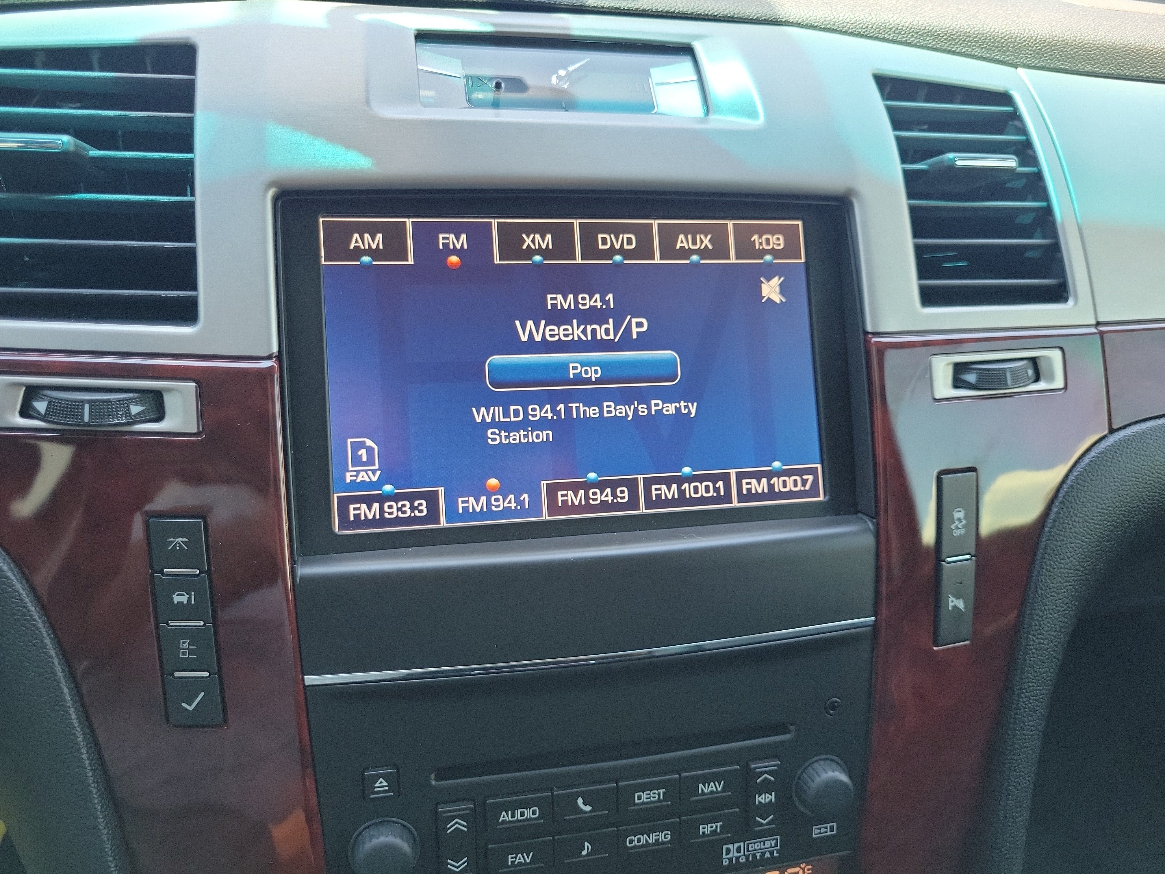 Used 2014 Cadillac Escalade Premium RWD image 20