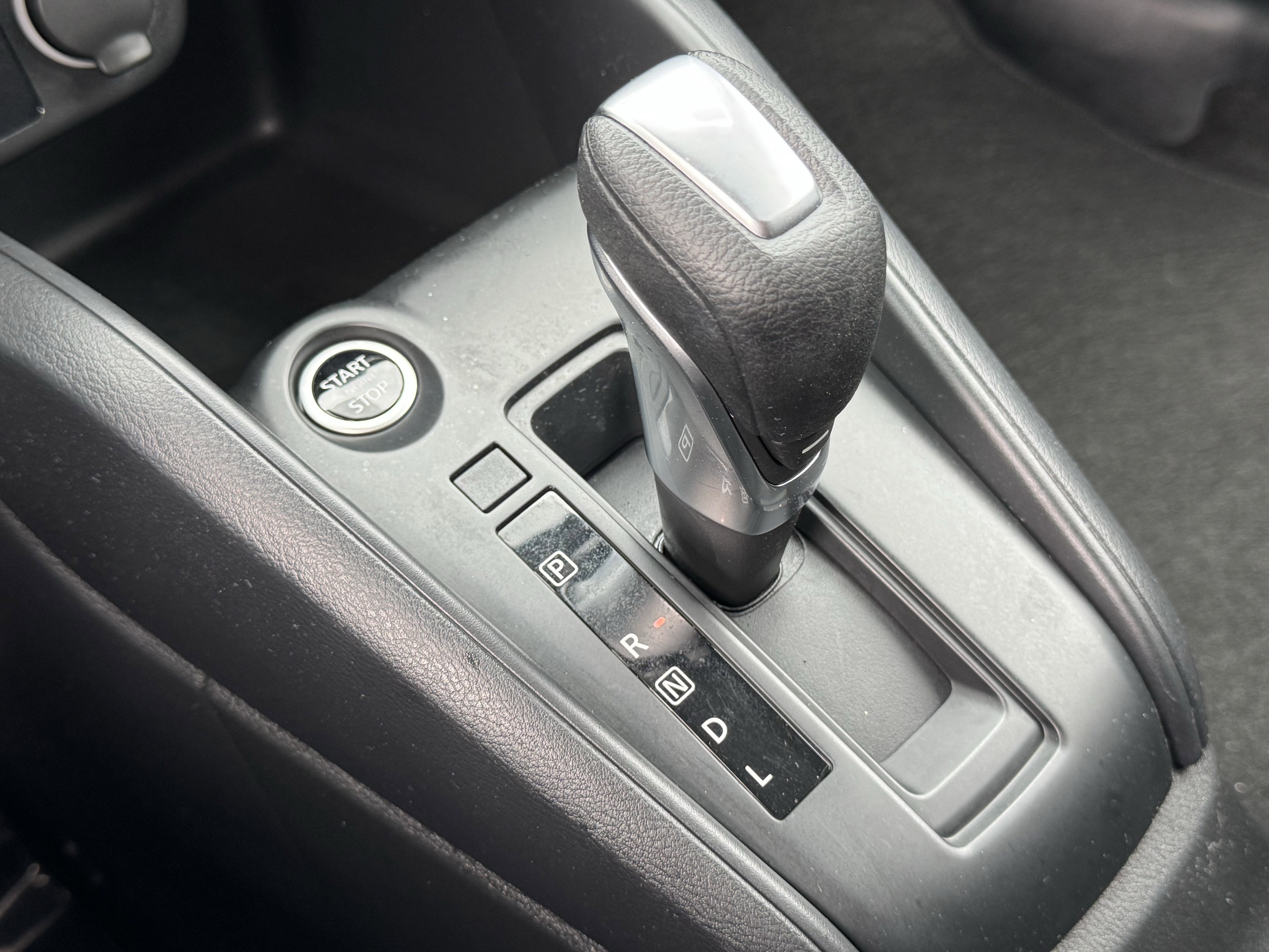 Certified 2025 Nissan Kicks Play S image 29