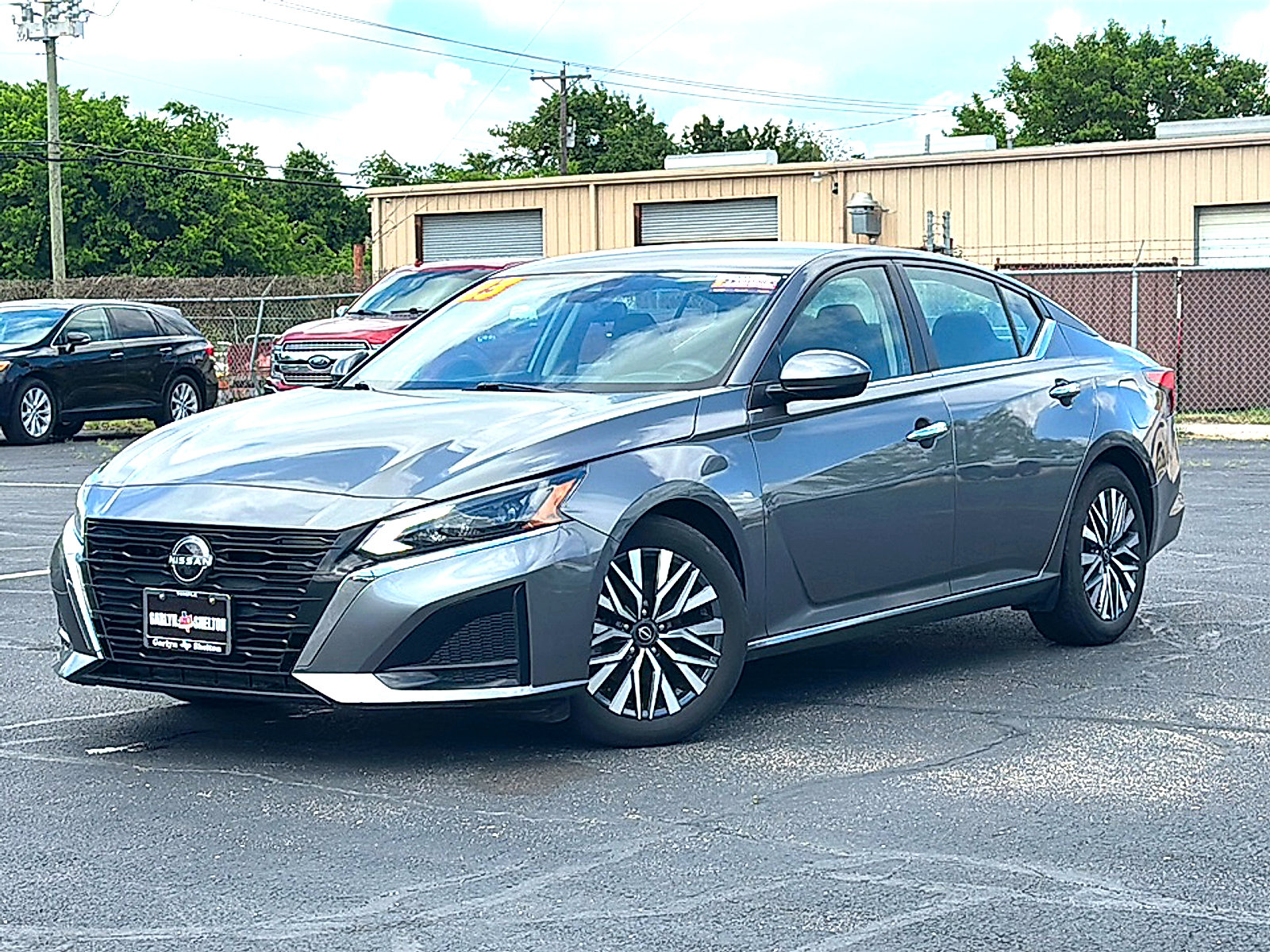 Used 2023 Nissan Altima 2.5 SV image 2