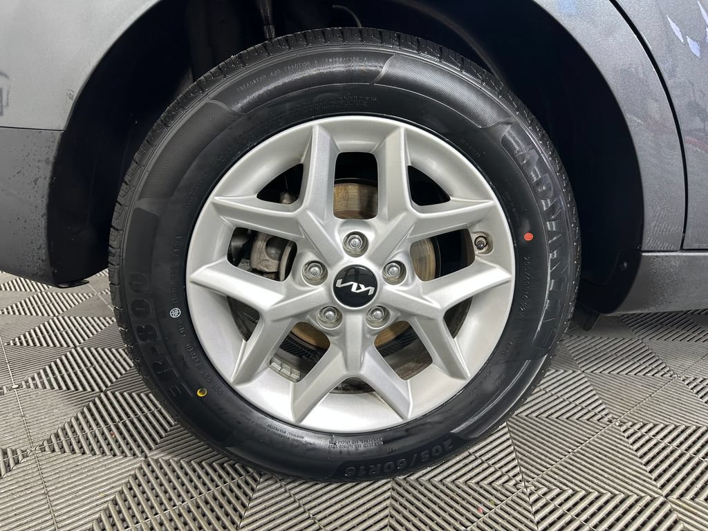 Used 2022 Kia Soul LX w/ Technology Package FWD image 12