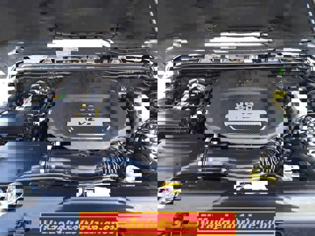 Used 2014 Jeep Wrangler Unlimited Rubicon w/ Connectivity Group image 33