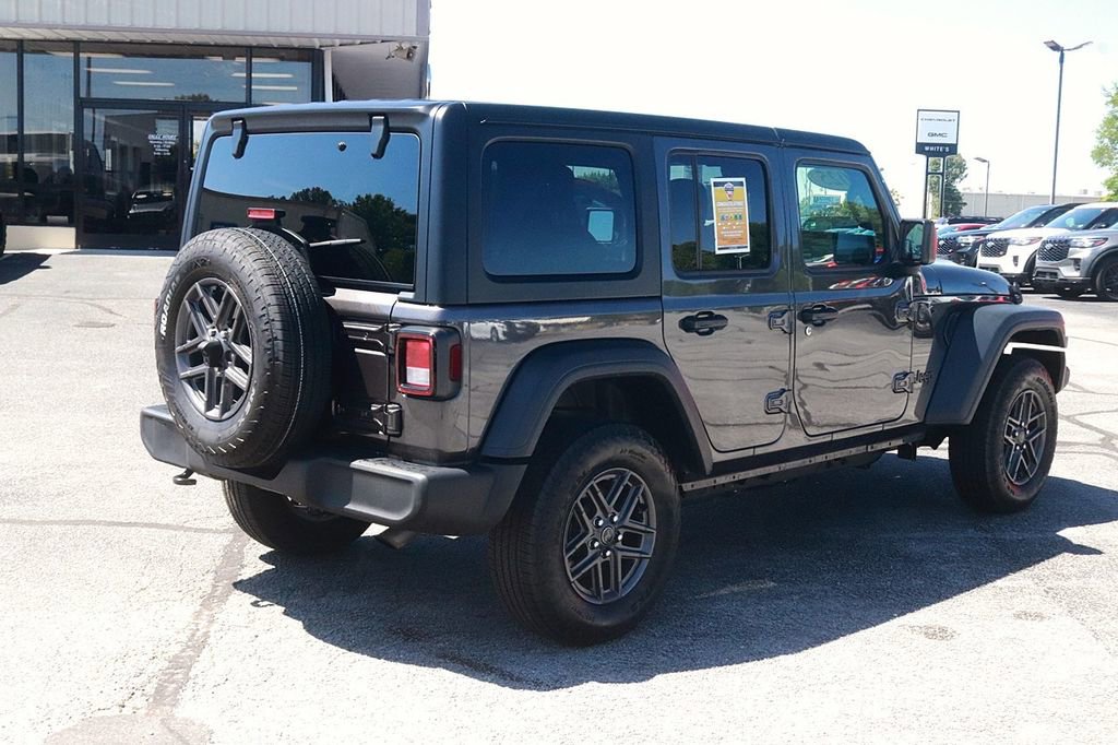 Used 2025 Jeep Wrangler Unlimited Sport AWD/4WD image 7