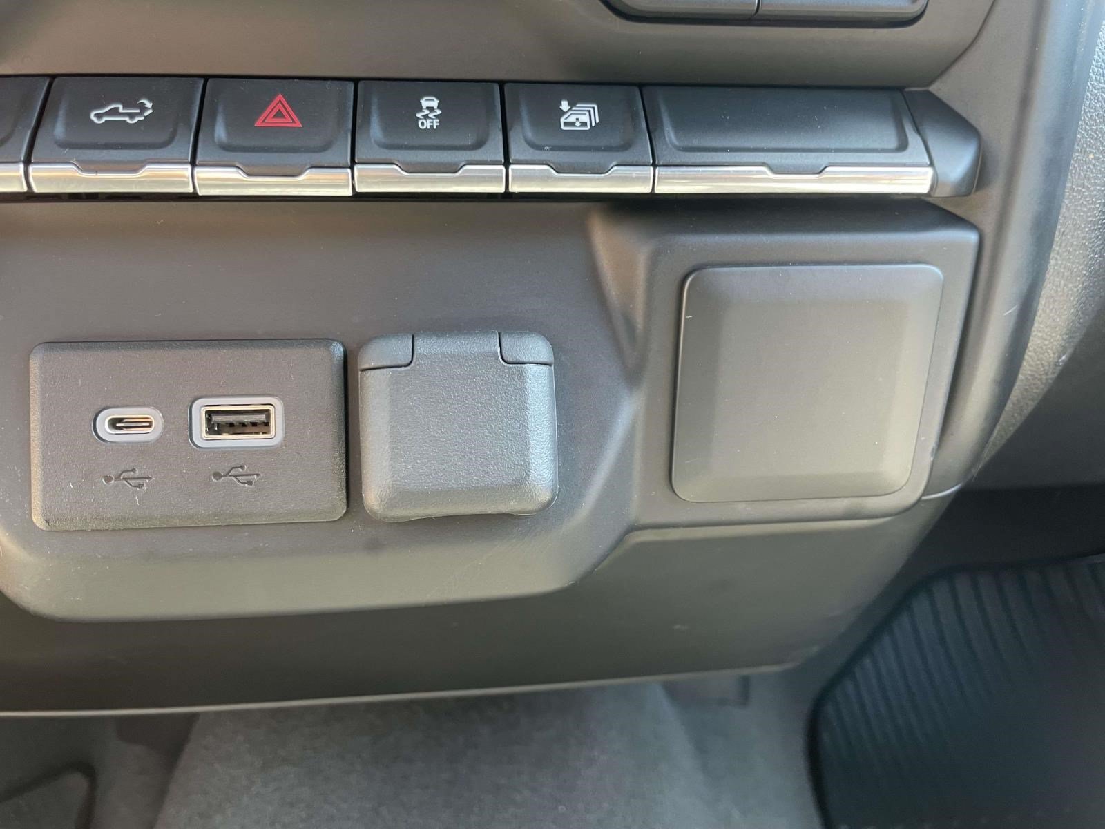 Used 2021 Chevrolet Silverado 1500 LT AWD/4WD image 28