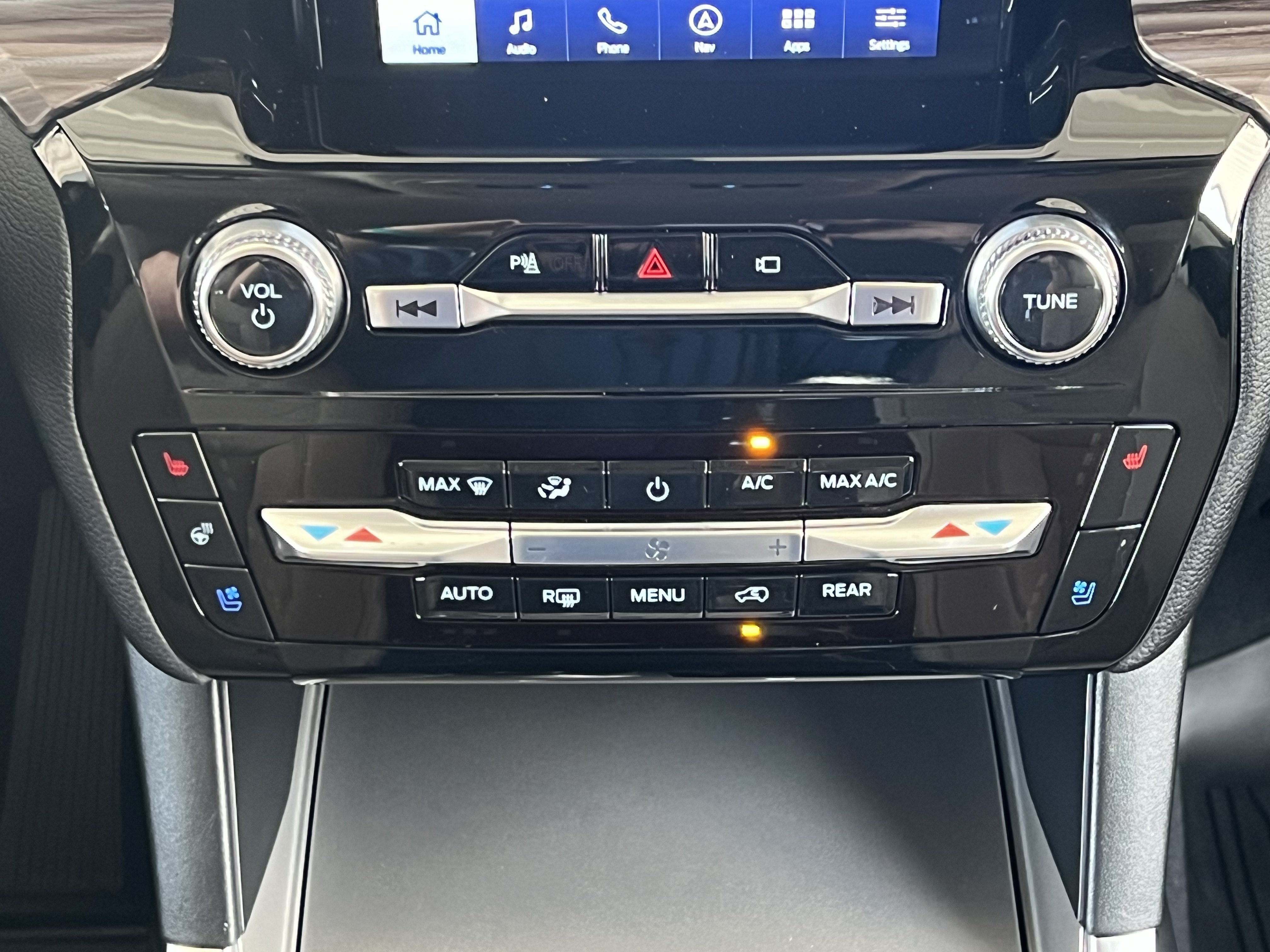 Used 2023 Ford Explorer Limited w/ Limited Technology Package AWD/4WD image 39