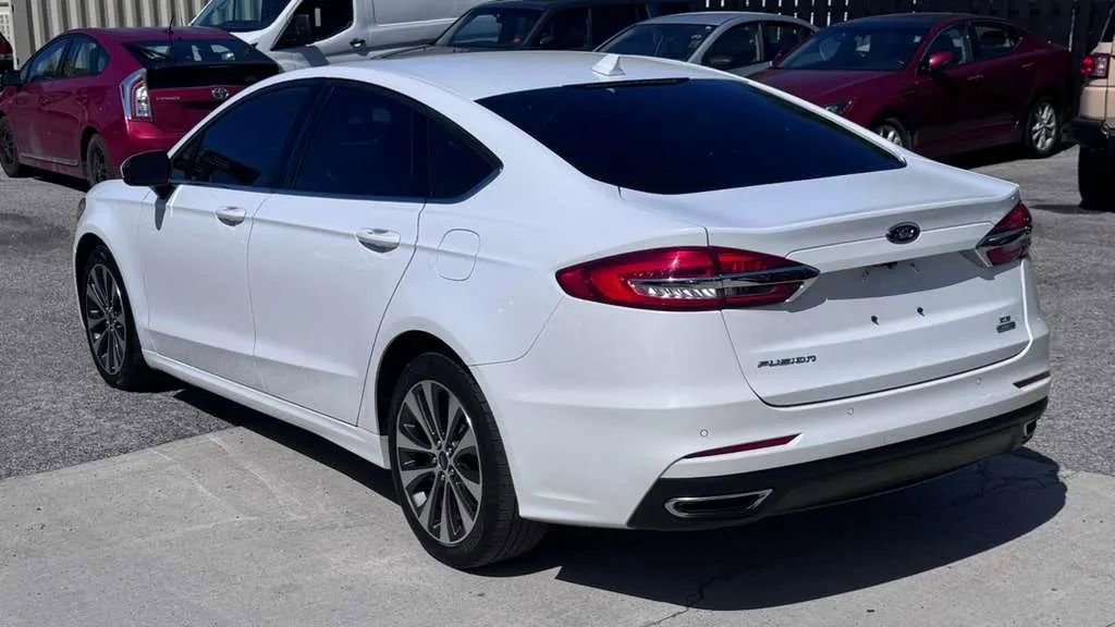 Used 2019 Ford Fusion SE AWD/4WD image 3