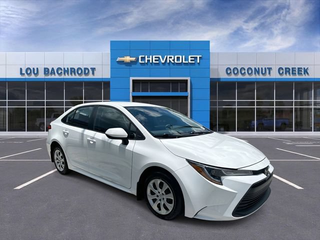 Used 2024 Toyota Corolla LE FWD image 2