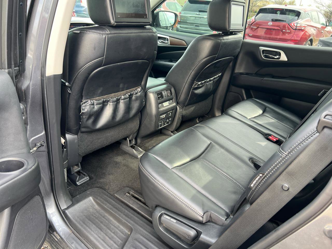 Used 2019 Nissan Pathfinder Platinum AWD/4WD image 16