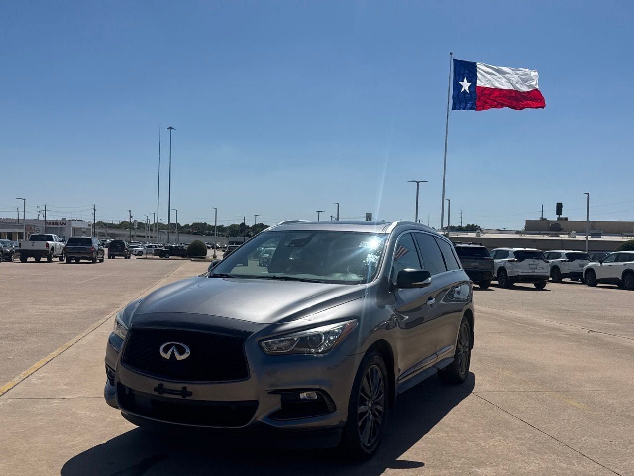 Used 2020 INFINITI QX60 Luxe w/ Edition 30 Essential Package FWD image 8