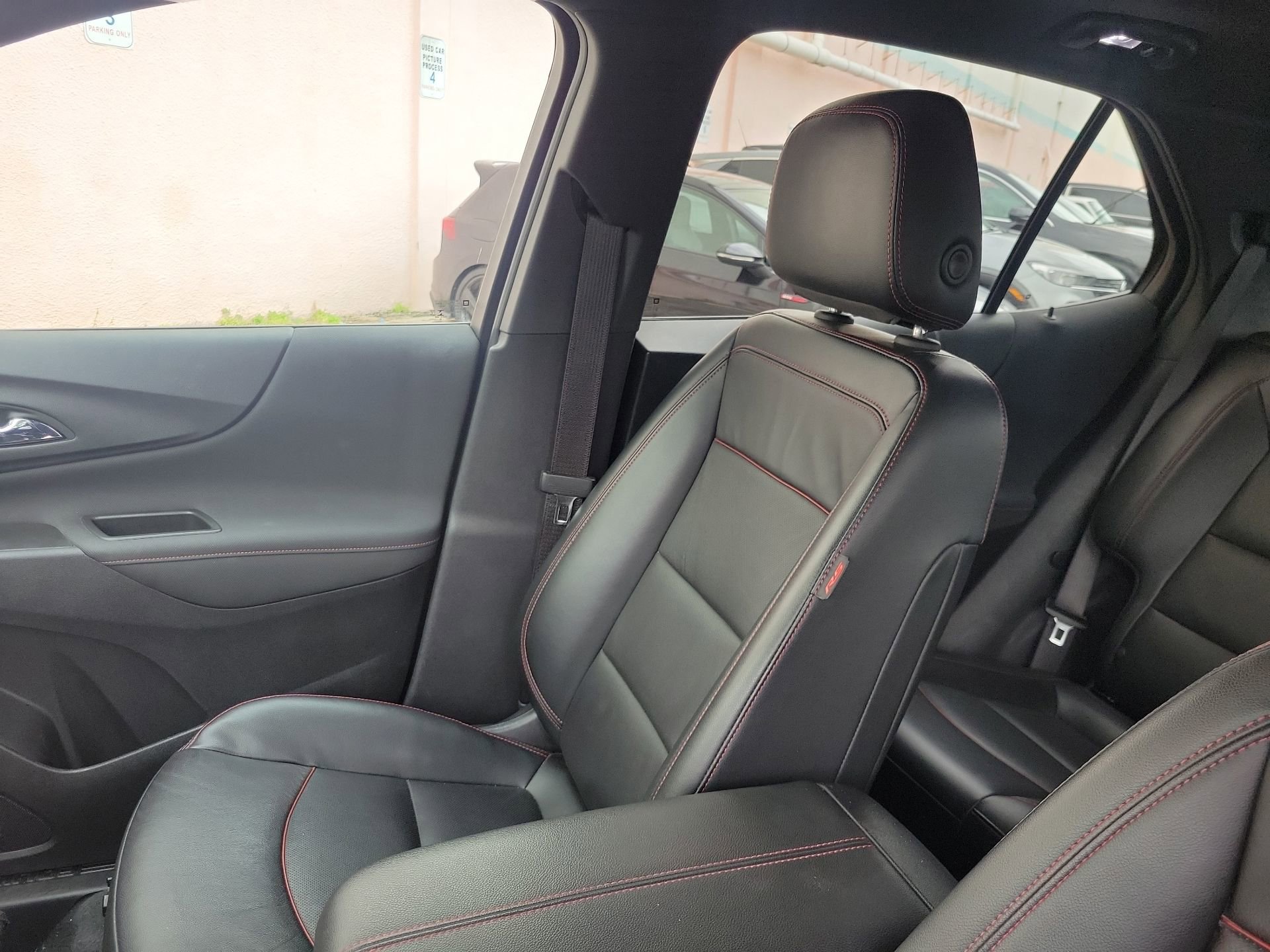 Used 2022 Chevrolet Equinox RS w/ RS Leather Package AWD/4WD image 28