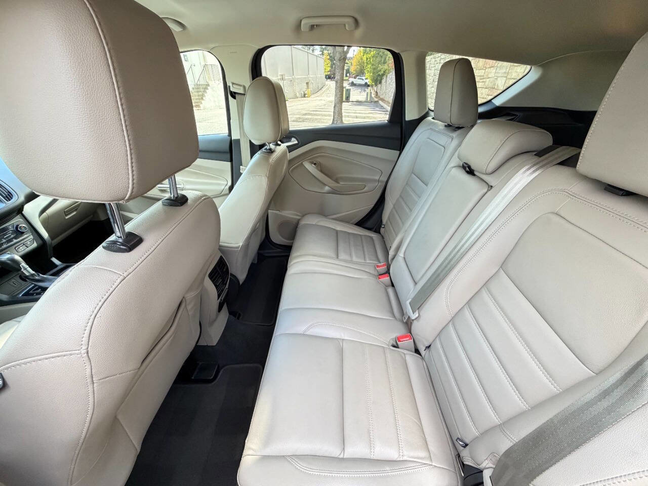 Used 2017 Ford Escape SE w/ SE Leather Comfort Package image 24