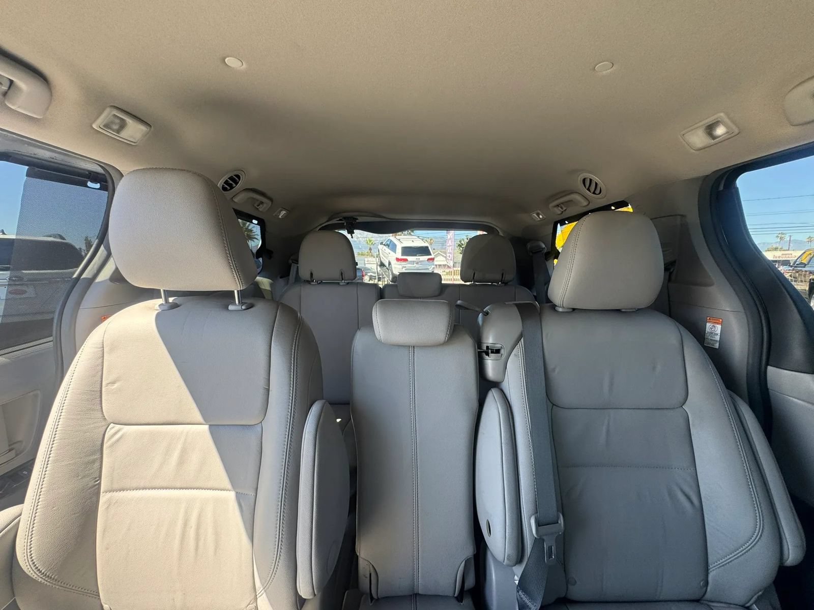 Used 2016 Toyota Sienna XLE w/ XLE Navigation Package FWD image 41