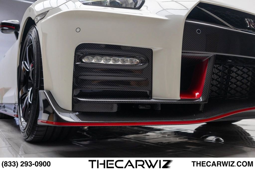 Used 2018 Nissan GT-R NISMO AWD/4WD image 6