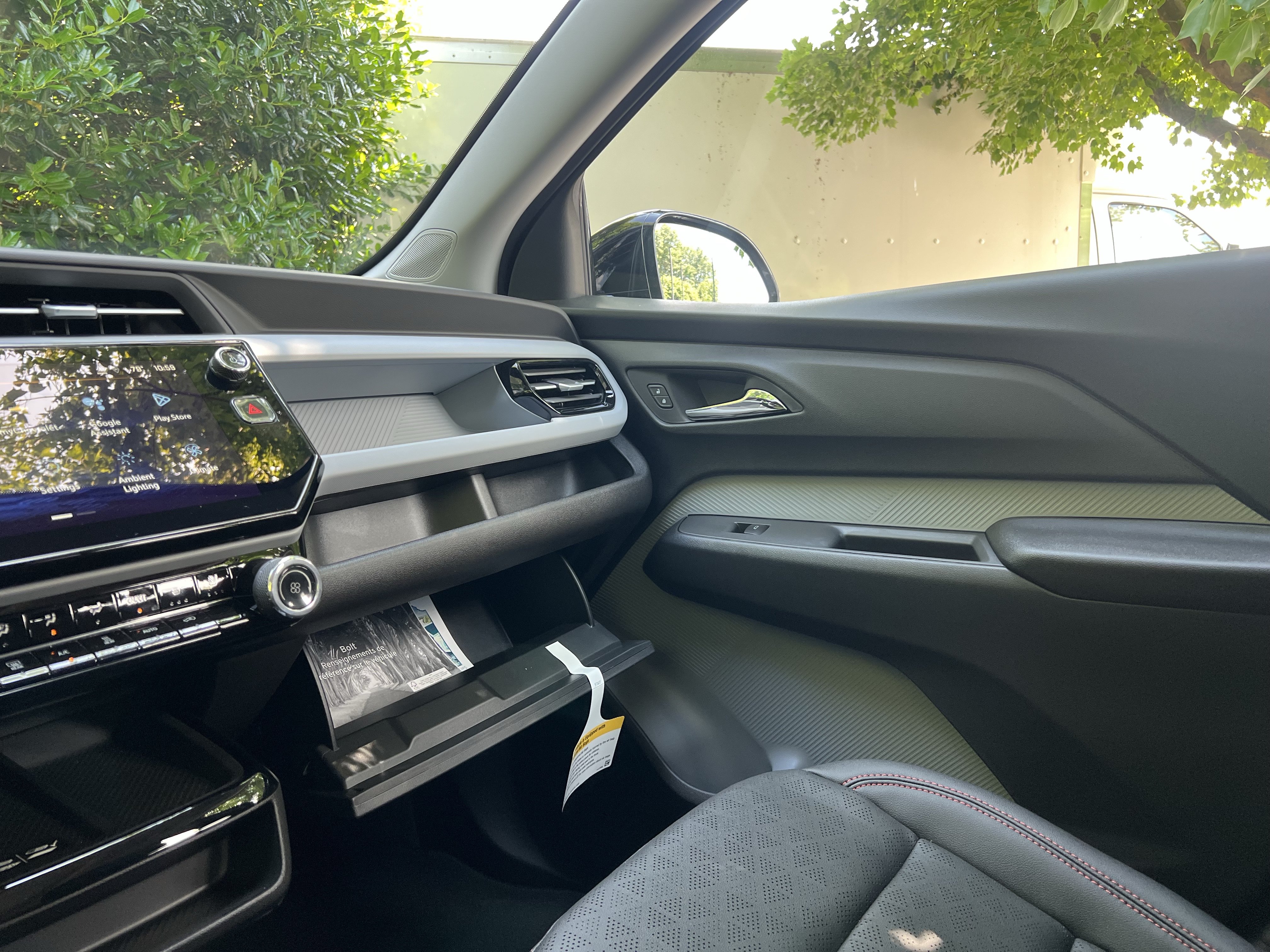 New 2027 Chevrolet Bolt RS w/ Technology Package FWD image 30