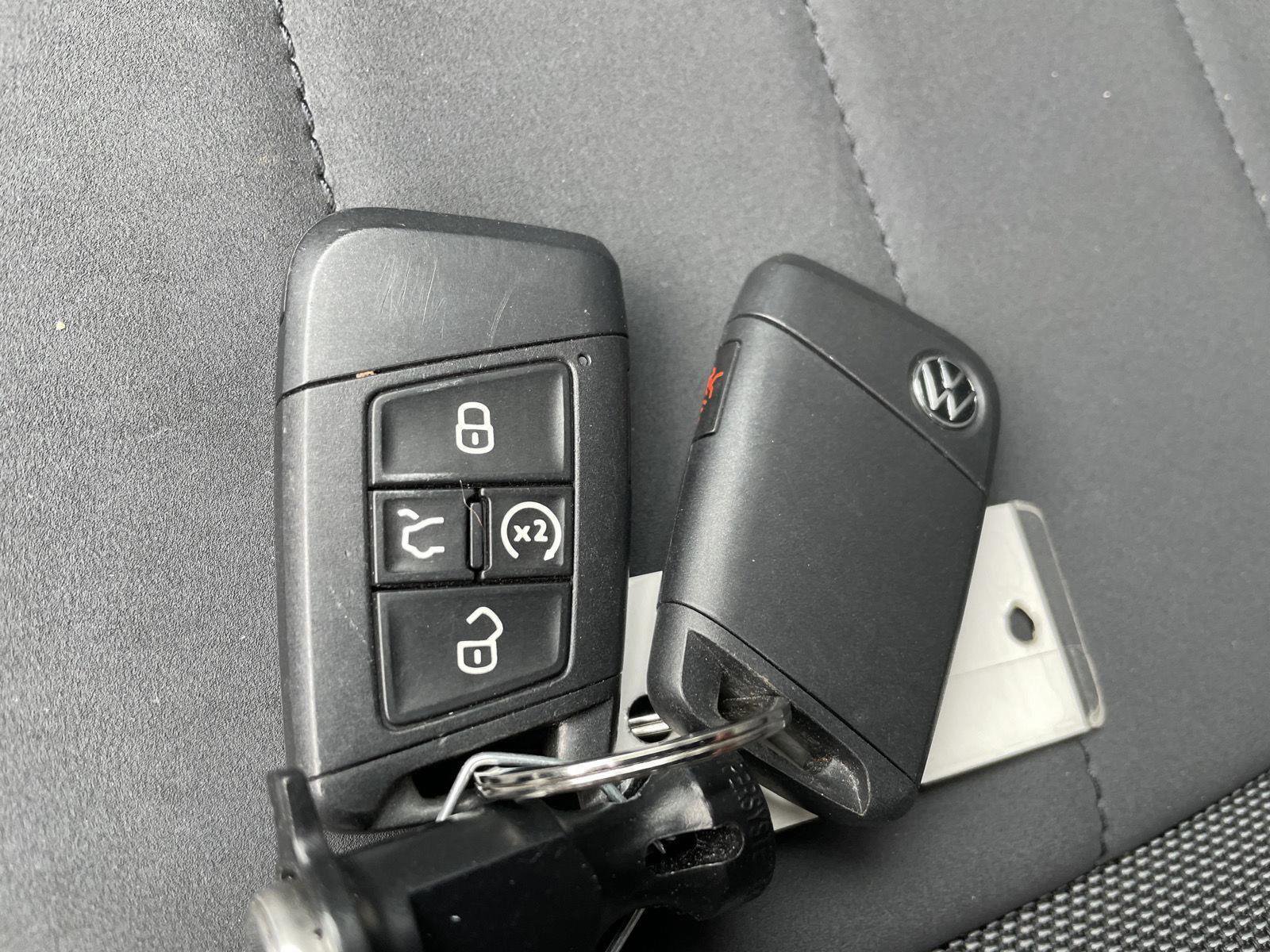 Used 2023 Volkswagen Taos SE w/ Black Wheel Package image 31