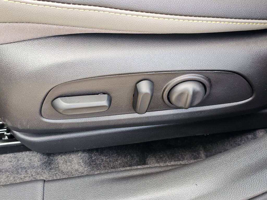 New 2026 Chevrolet Trax ACTIV w/ Sunroof Package image 32