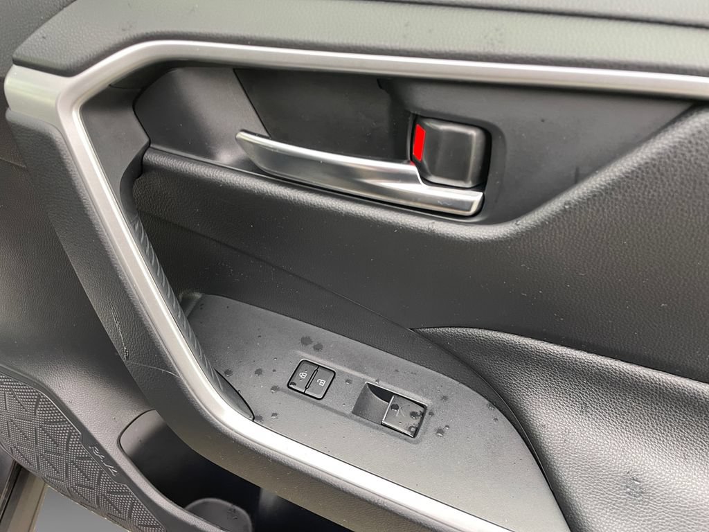 Used 2022 Toyota RAV4 XLE Premium AWD/4WD image 13
