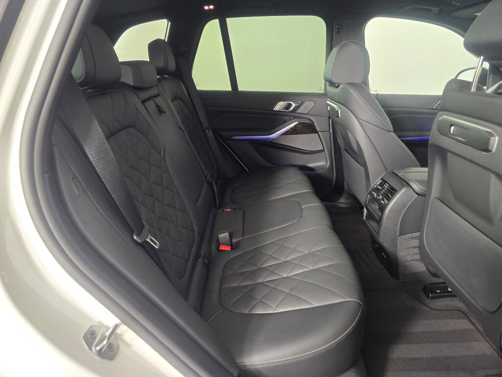 Used 2026 BMW X5 xDrive40i AWD/4WD image 37