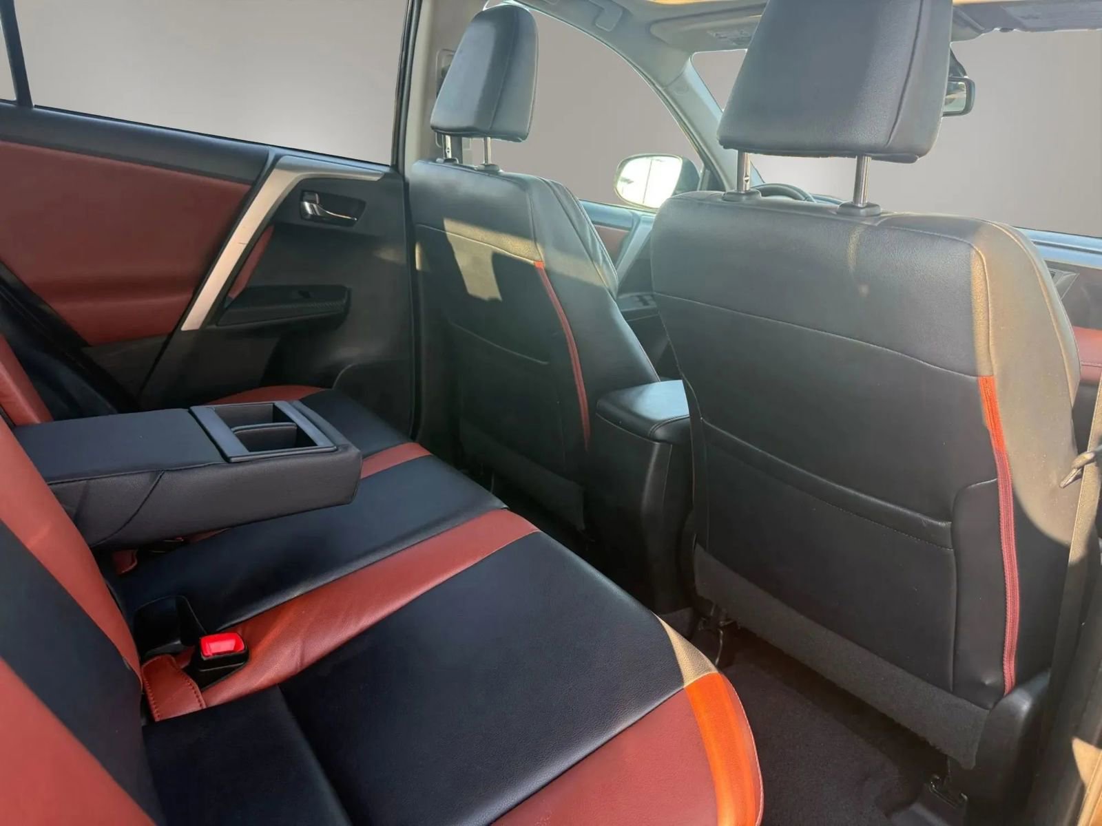 Used 2014 Toyota RAV4 Limited image 39