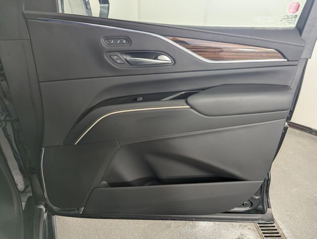 Used 2023 Cadillac Escalade Premium Luxury image 22