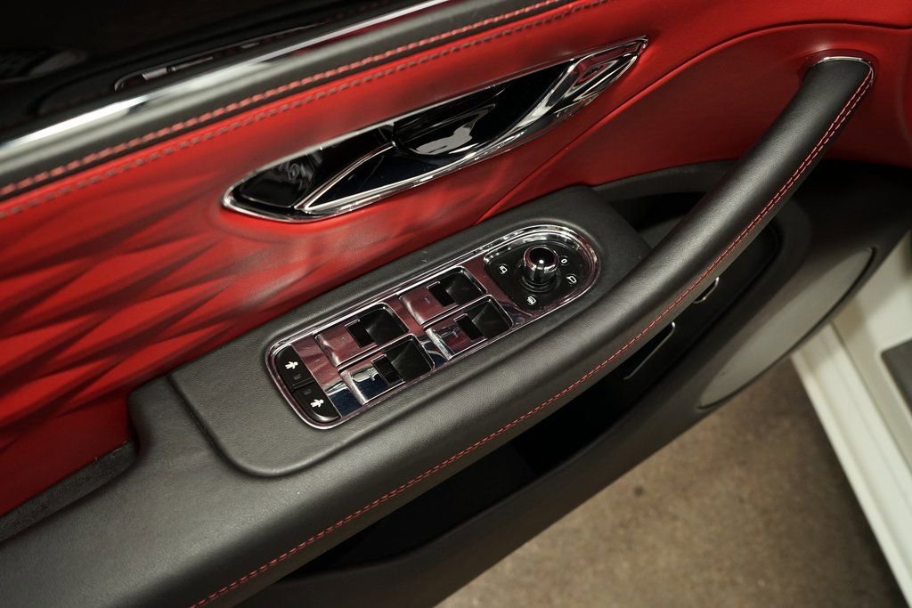 Used 2021 Bentley Flying Spur V8 image 31