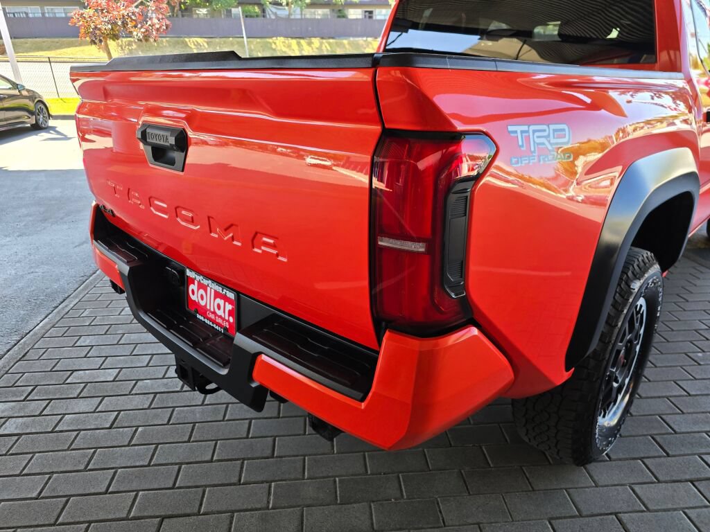 Used 2024 Toyota Tacoma TRD Off-Road AWD/4WD image 15