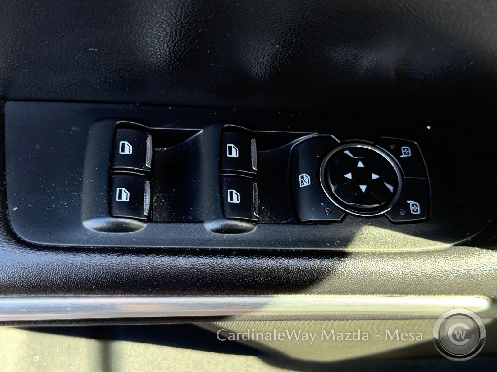 Used 2016 Lincoln MKZ image 8