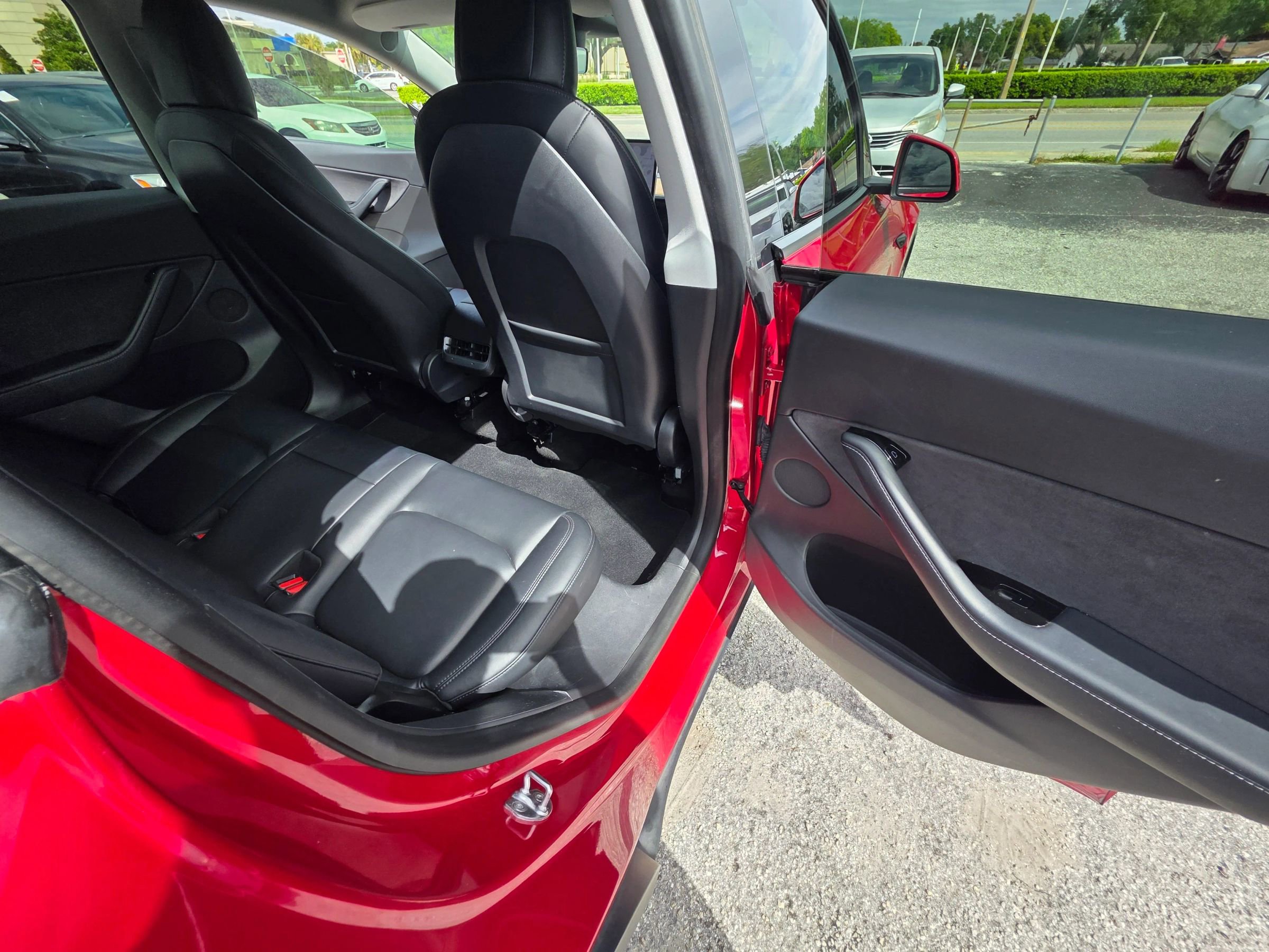 Used 2020 Tesla Model Y Long Range image 19