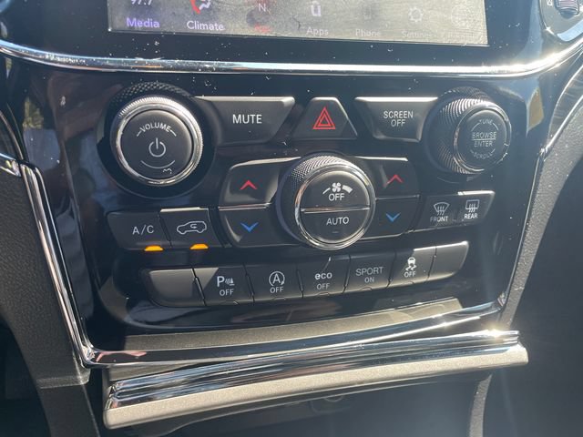 Used 2020 Jeep Grand Cherokee Limited AWD/4WD image 35