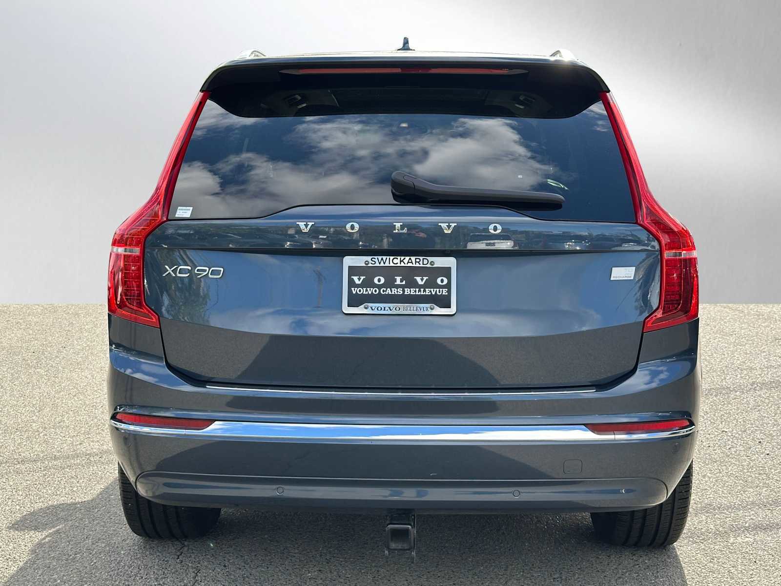 Certified 2023 Volvo XC90 T8 Plus AWD/4WD image 5