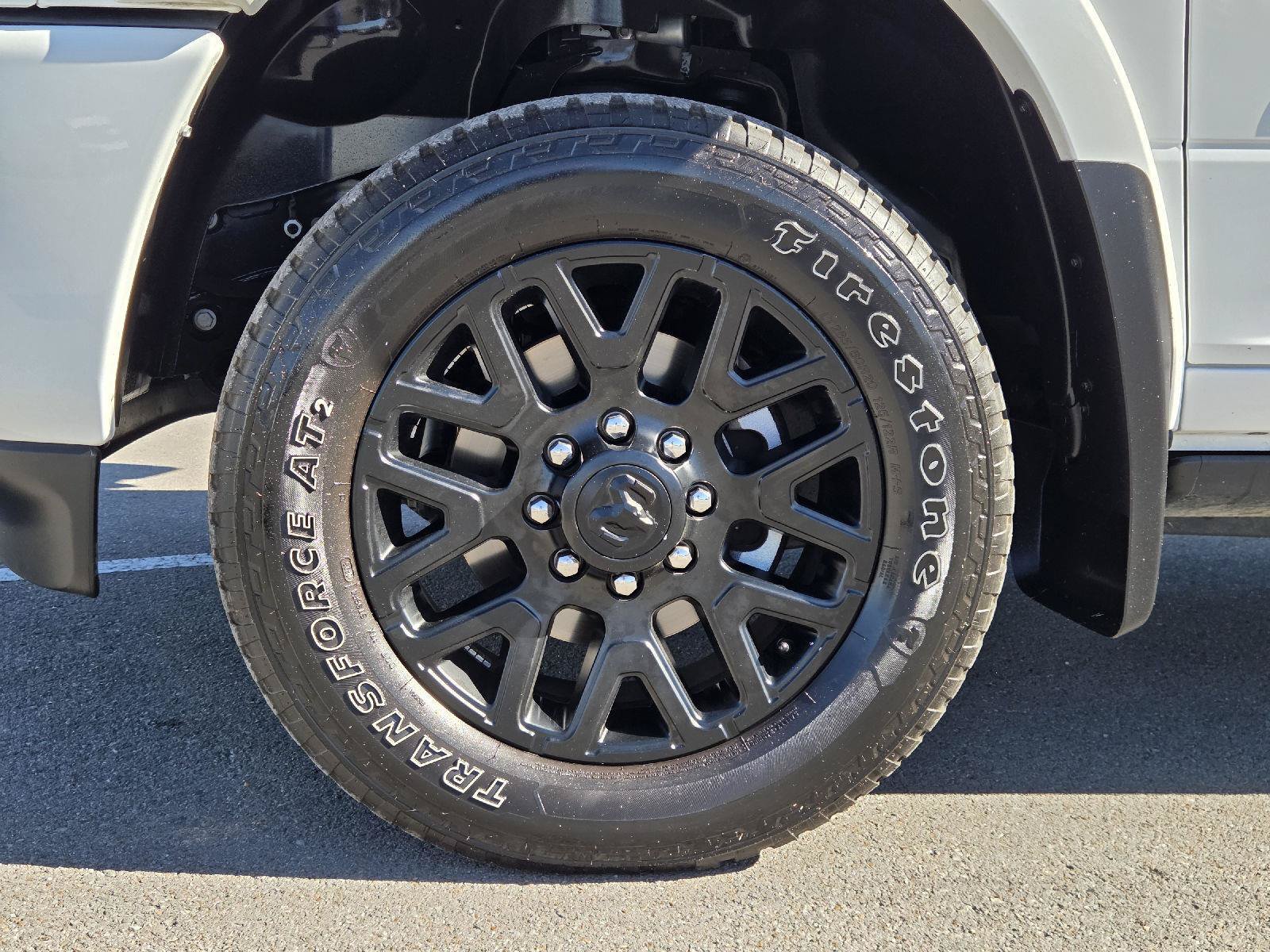Used 2025 RAM 2500 Limited AWD/4WD image 9