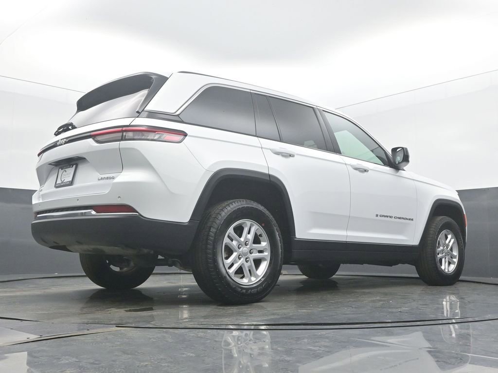 Used 2024 Jeep Grand Cherokee Laredo w/ Luxury Tech Group I image 49