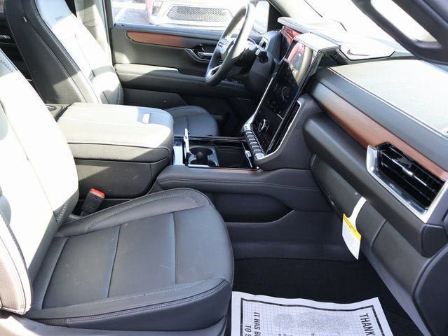 New 2026 GMC Yukon XL Denali w/ Sun & Power Step Package AWD/4WD image 10