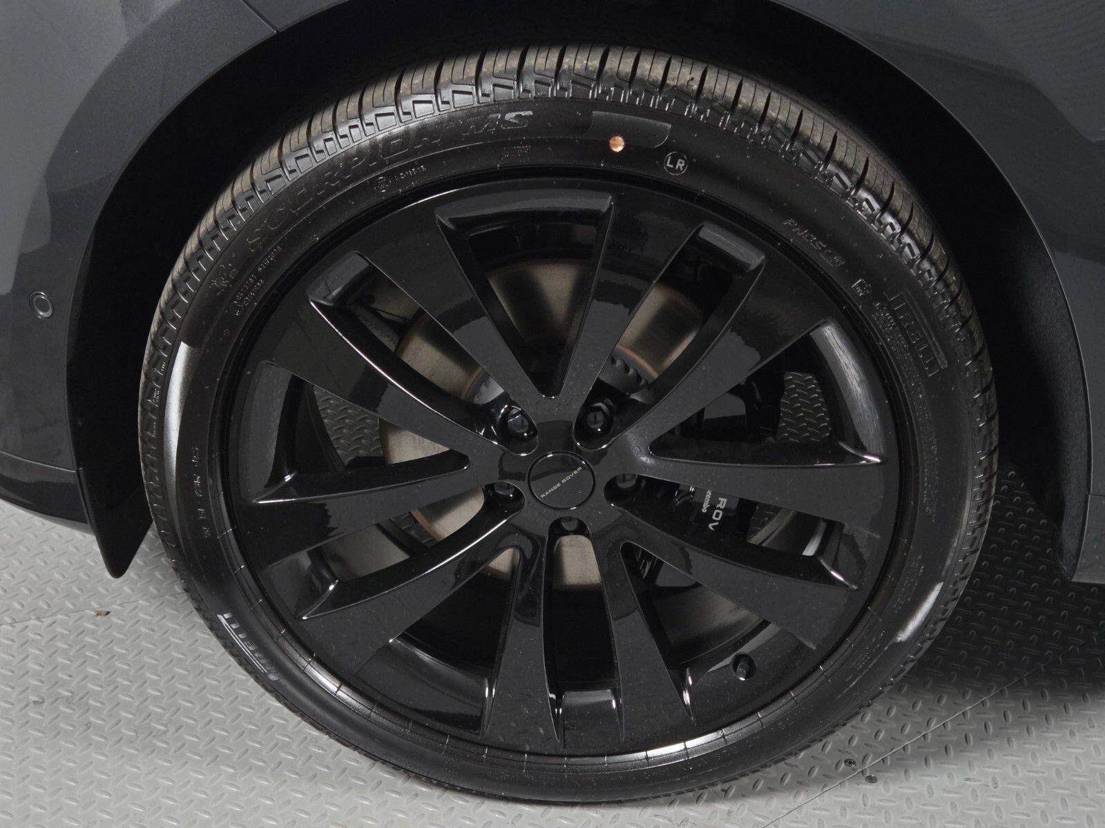 New 2026 Land Rover Range Rover Sport Dynamic SE AWD/4WD image 9