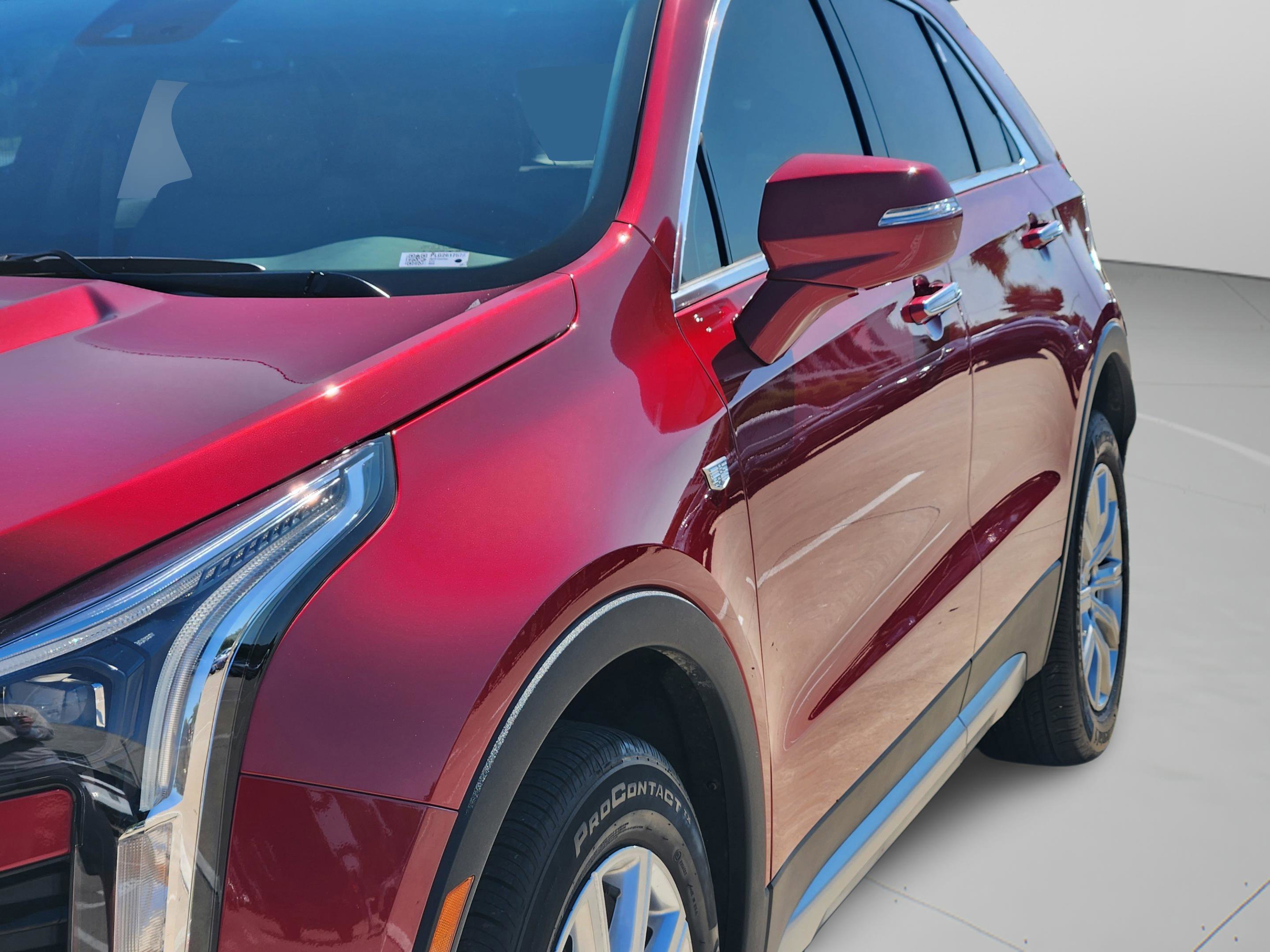Used 2023 Cadillac XT4 Premium Luxury w/ Cold Weather Package FWD image 32