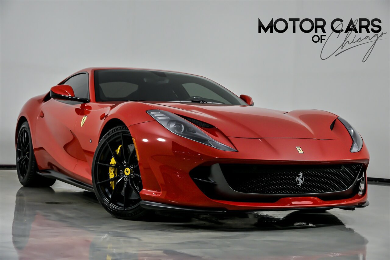 Used 2018 Ferrari 812 Superfast RWD image 1